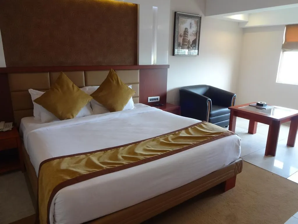 Paramount Tower Kozhikode 4*,